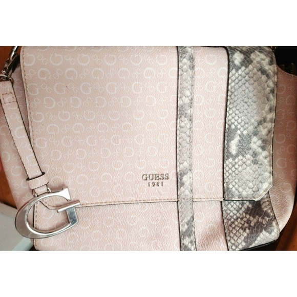 guess hand purse